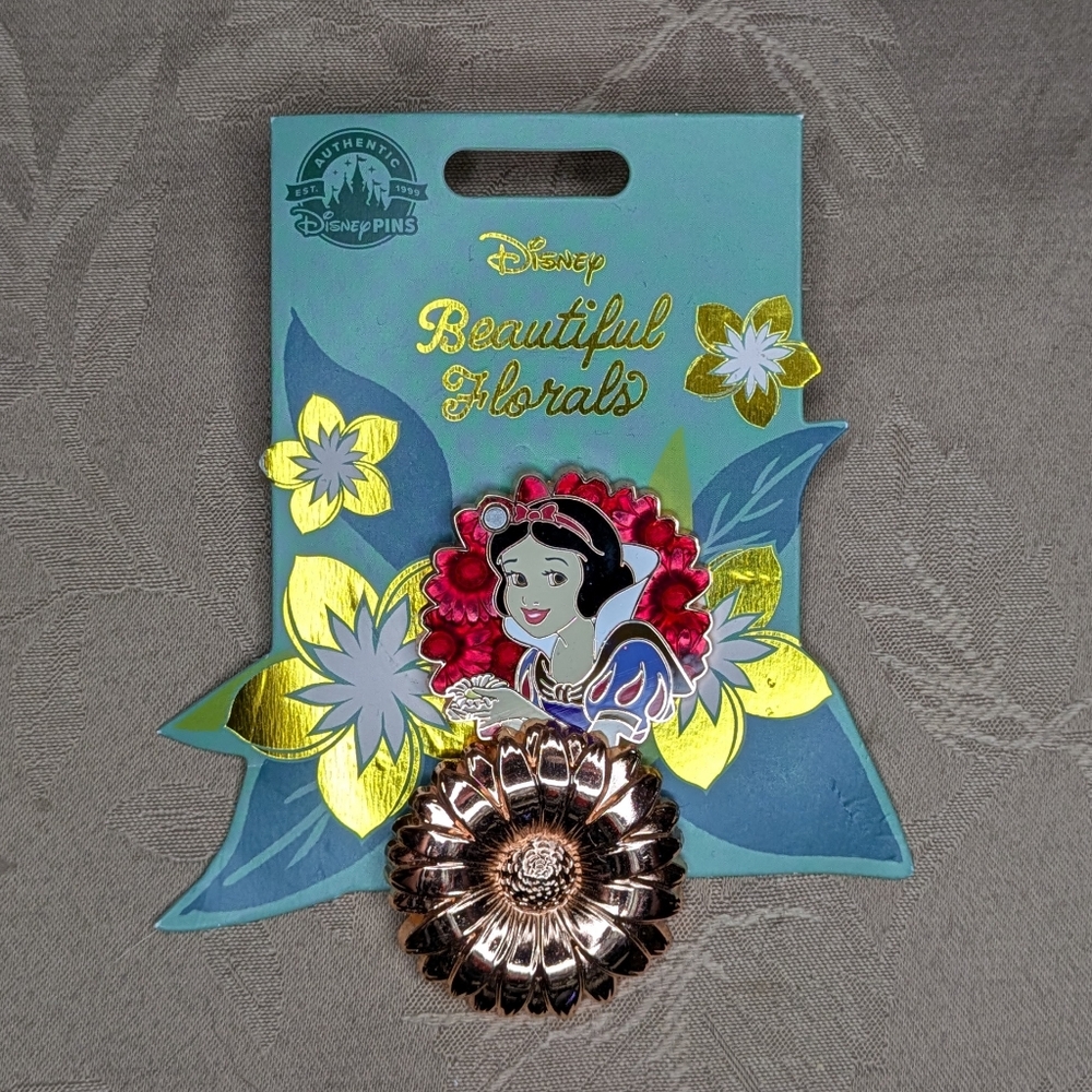 Disney Pins Beautiful Florals Snow White Pin, NWT!